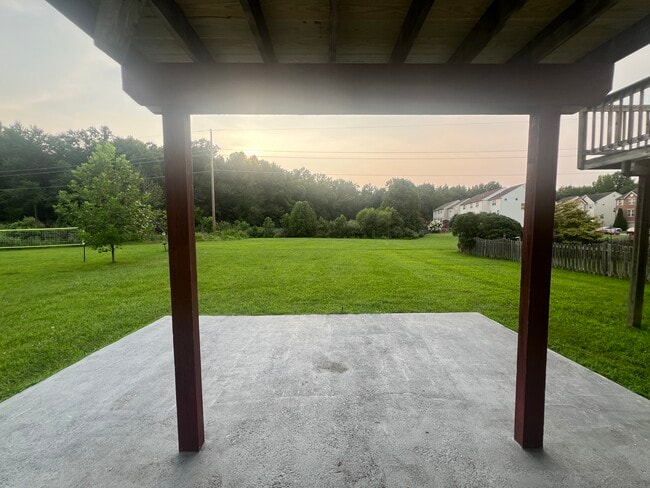 Building Photo - 8 Dolmen Ln