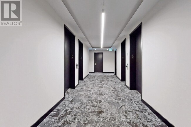 Building Photo - 488 University Ave