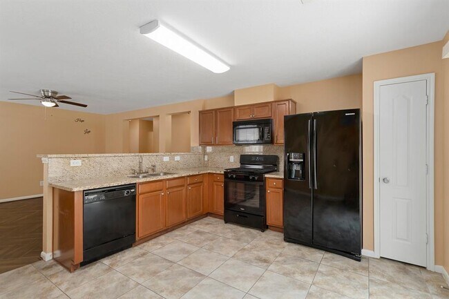 Foto del edificio - 919 Staffordale Manor Ln