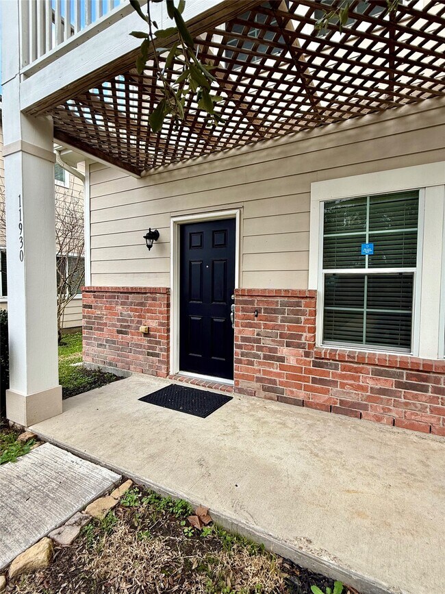 Foto del edificio - 11930 Jelicoe Dr