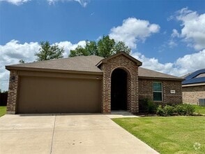 Building Photo - 3424 Sweetwater Way