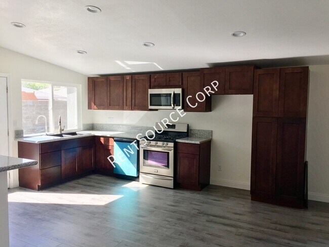 Building Photo - 44329 Gingham Ave