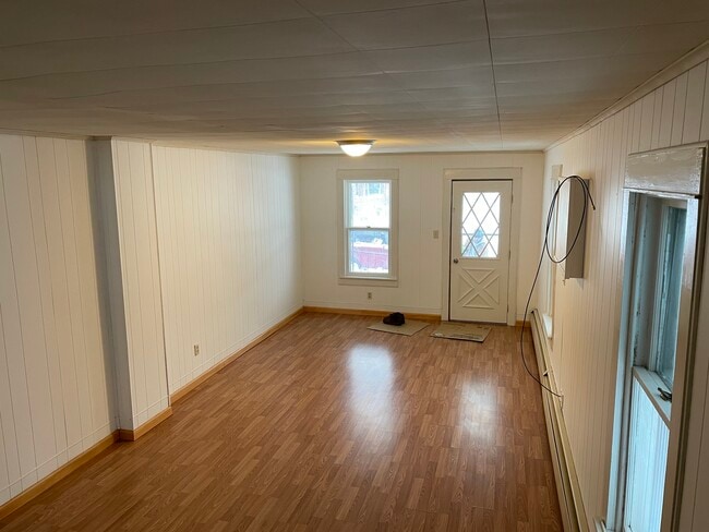 Building Photo - 1049 Walnut St