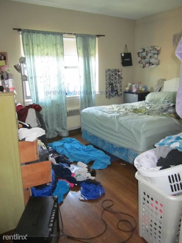 Primary Photo - 110 Longwood Ave