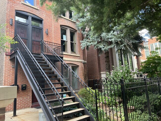 Foto del edificio - 2146 N Magnolia Ave