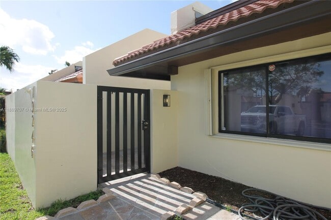 Foto del edificio - 19246 NW 64th Ct