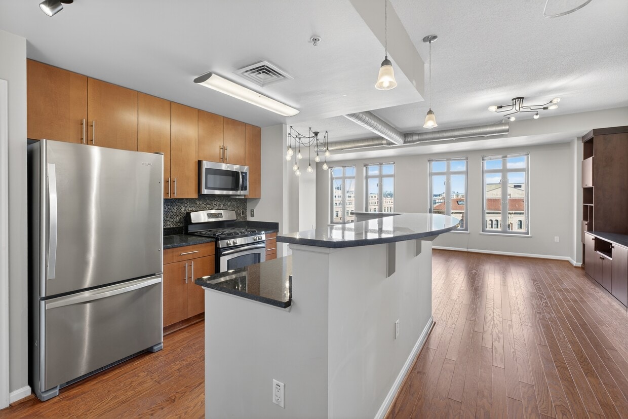 Photo - 1390 Kenyon St NW (Washington, DC)