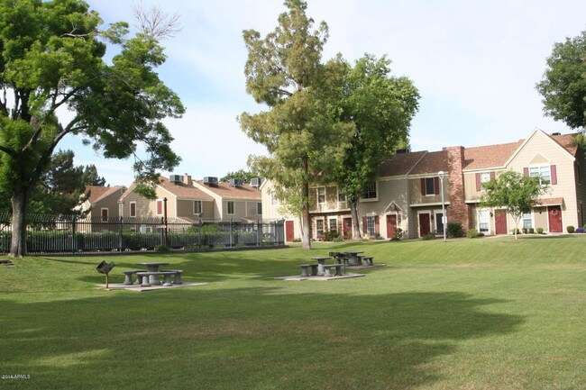 Foto del edificio - 3401 W Morrow Dr