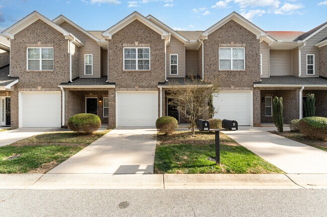 Foto del edificio - 1915 Fleming Rd