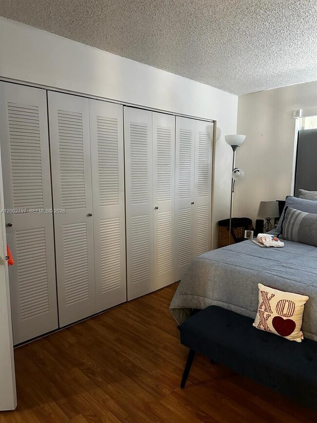 Foto del edificio - 7220 NW 179th St