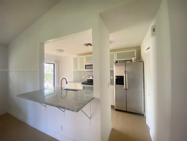 Foto del edificio - 9269 W Sunrise Blvd