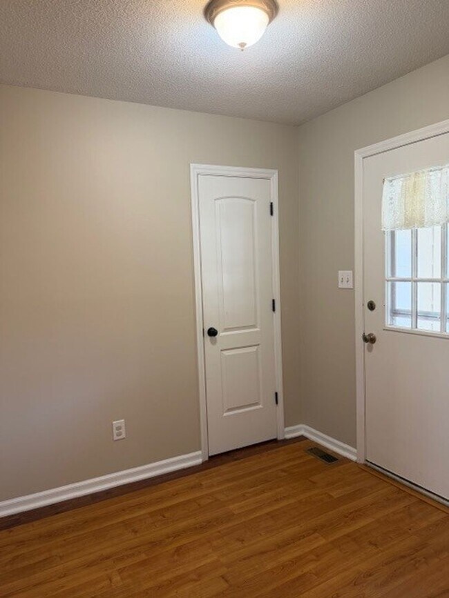 Foto del edificio - 3 Bedroom/2 Bathroom - Close to SJAFB, Shopping, Restaurants!