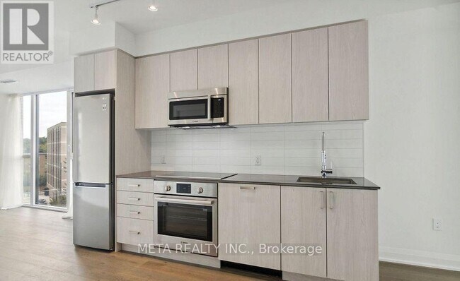 Building Photo - 293 The Kingsway