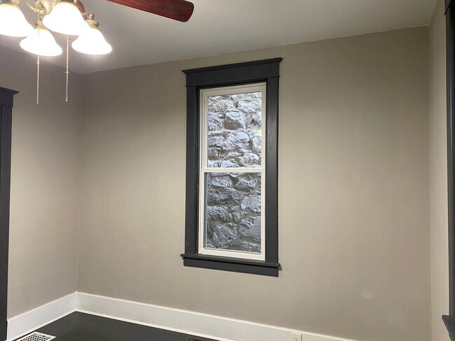 Foto del edificio - Coming Soon! Newly Remodeled 3 Bedroom Home in Downtown Carlisle