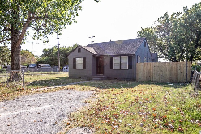 Foto del edificio - Beautiful 2 Bedroom Remodel! Available Today!