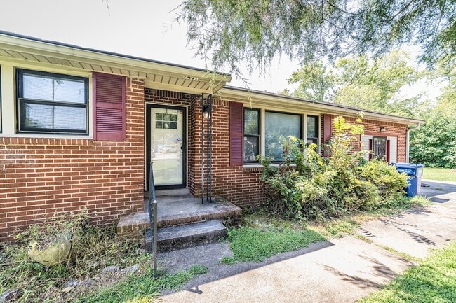 Building Photo - 2401 Stringfield Rd NW