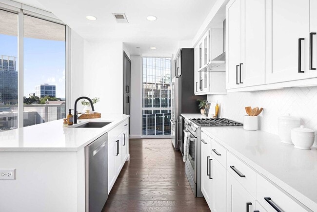 Building Photo - The Huntley Luxury Apartments