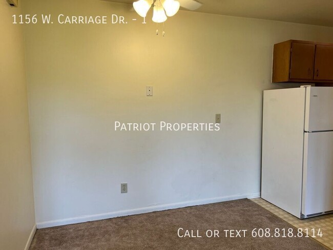 Foto del edificio - 2 bedroom/ 1 bath apartment in Whitewater, WI