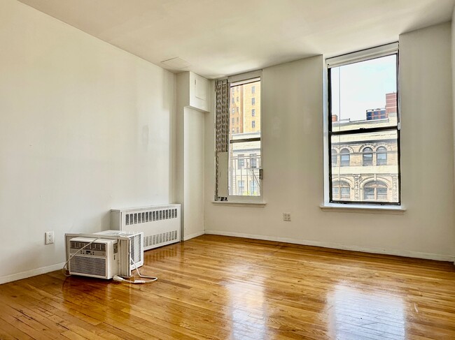 Building Photo - 953 Amsterdam Ave