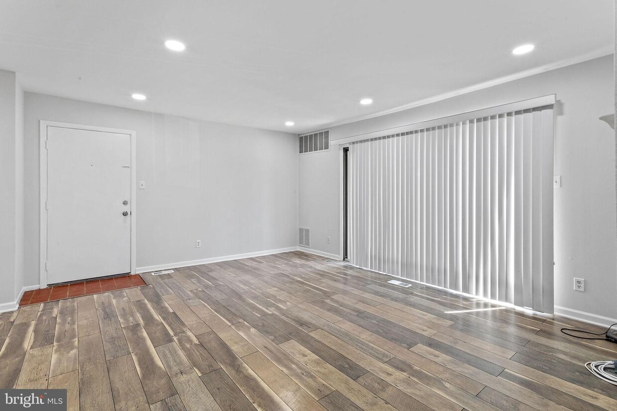 1505 Woodhollow Dr, Evesham, NJ 08053 Room for Rent in Evesham, NJ