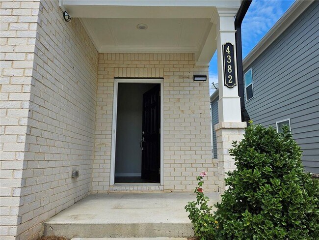 Foto del edificio - 4382 Grosbeak Dr