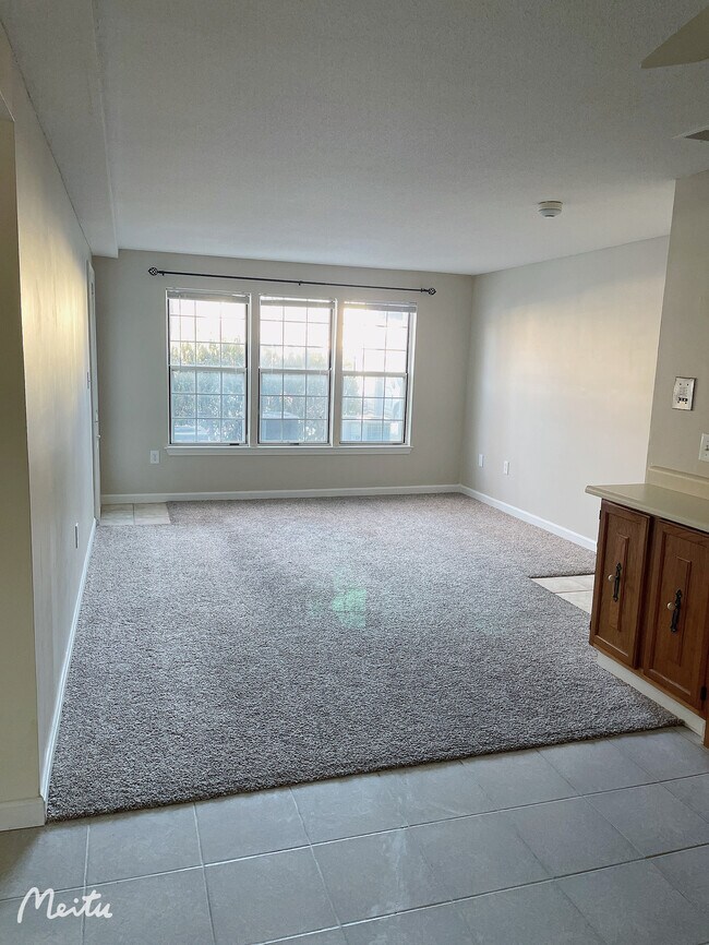 Building Photo - 22 Walden Dr
