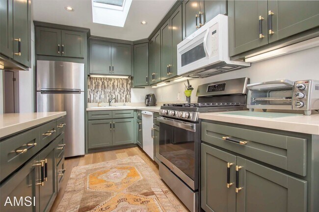 Foto del edificio - 2 br, 1 bath House - 120 West Street