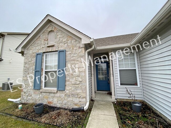 Building Photo - Great 3 Bedroom 2 Bathroom Ranch Style Hom...