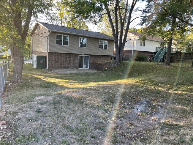 Foto del edificio - 1321 Grandview Dr