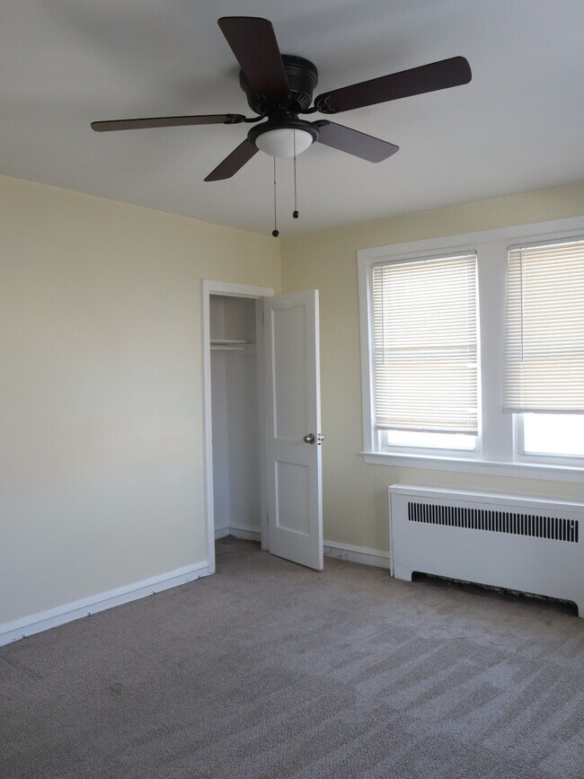 Foto del edificio - 5950 Bennington St