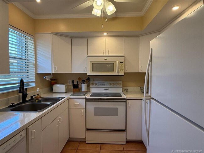 Foto del edificio - 2950 SE Ocean Blvd