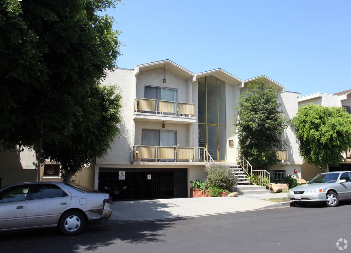 Foto del edificio - 1725 Purdue Ave