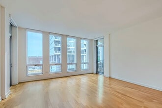 Building Photo - 1400 S Michigan Ave