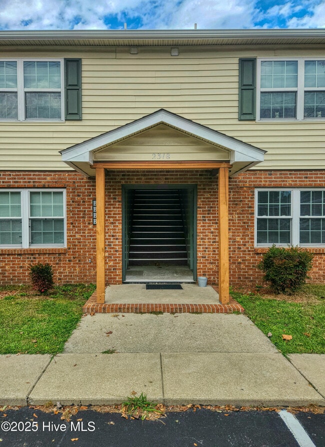 Building Photo - 2322 Indian Dr