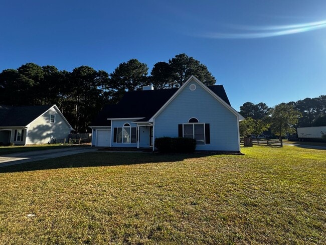 Building Photo - Cozy 3 Bedroom 2 Bath Home in Raeford.