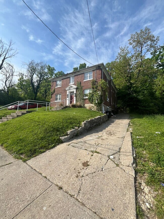 Foto del edificio - 3065 Bracken Woods Ln