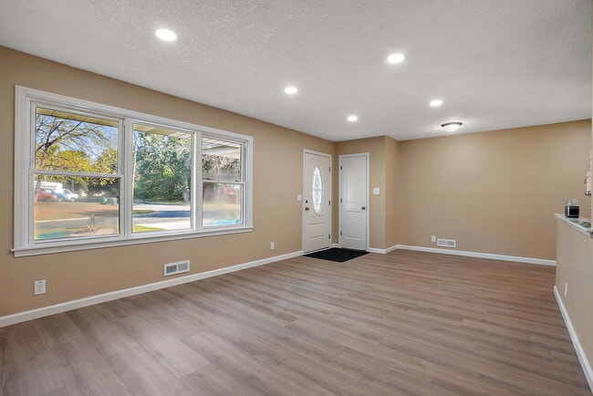 Building Photo - 7961 59th Ave N