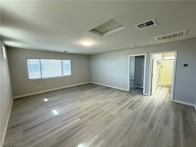 Building Photo - 6055 Montana Peak Ave