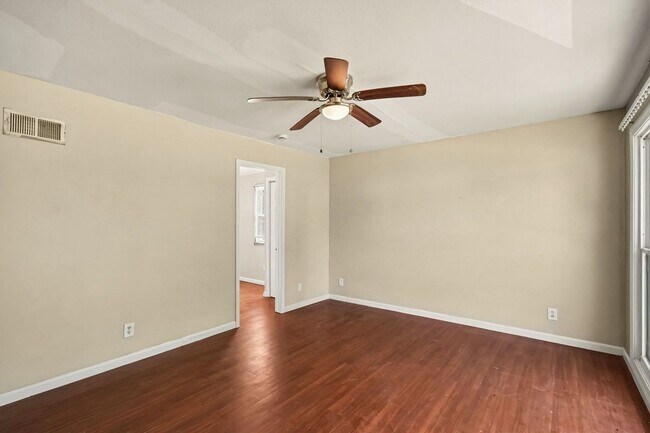 Foto del edificio - 1223 Walker Ave