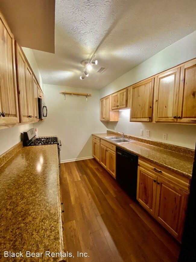 Building Photo - 3 br, 2 bath House - 466 Beaverdam Road