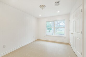 Building Photo - 10412 Ehlers Rd