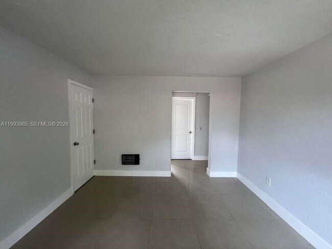 Foto del edificio - 1281 NW 60th St