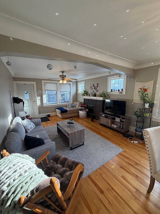 Foto del edificio - AVAILABLE JUNE - Beautiful 4 Bed 1 Bath Near UMD