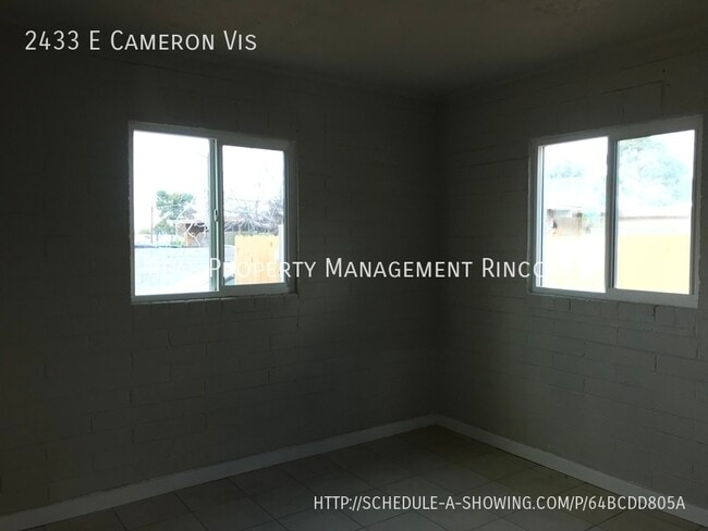 Building Photo - 2433 E Cameron Vista
