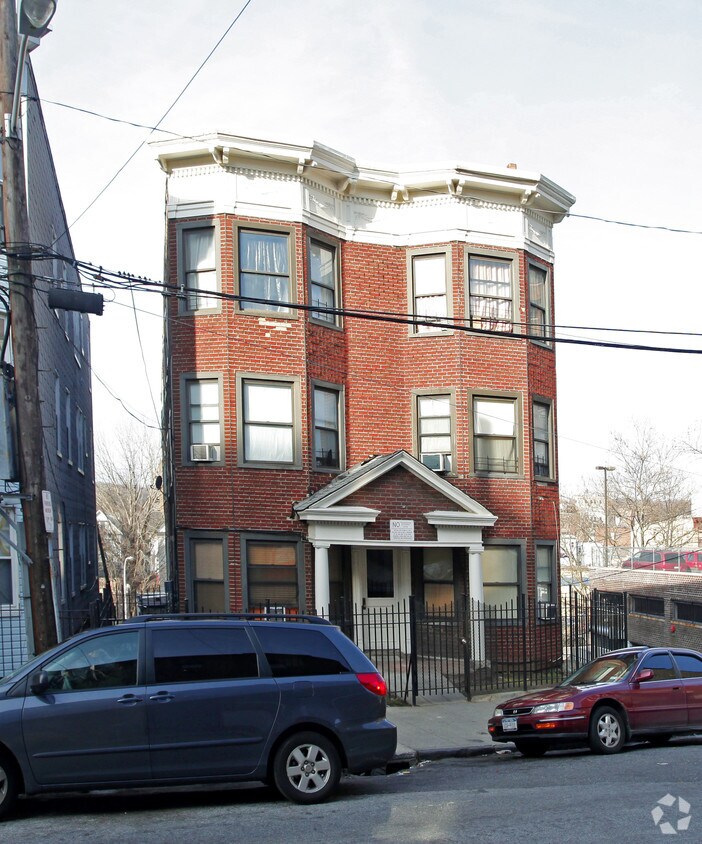 Building Photo - 111 Stanley Pl