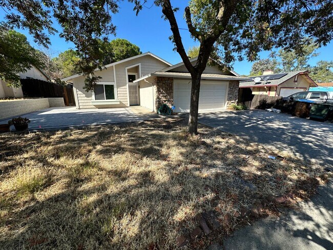 Building Photo - Beautiful 3 bedroom, 2 bath Antioch Home /...