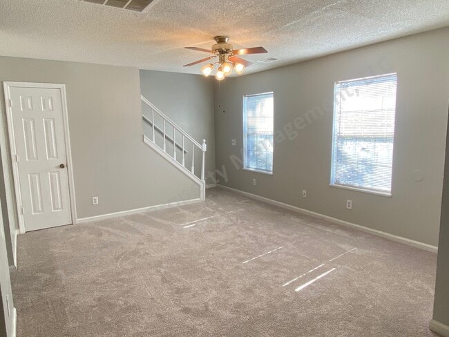 Building Photo - 149 Villa Ct