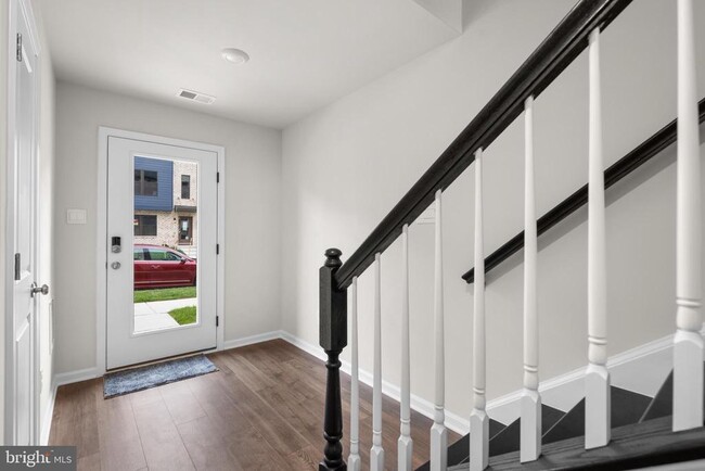 Building Photo - 421 Carroll Walk Ave