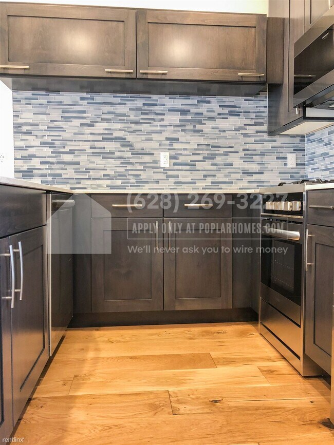Building Photo - 3 br, 2.5 bath Townhome - 8529 Interlake A...