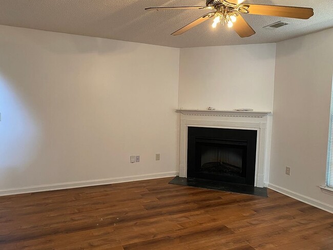Building Photo - 2046 Boatswain Dr